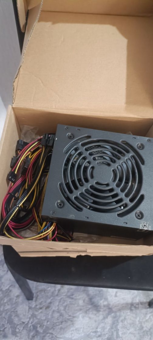 Пролам блок питания Aero Cool VX550W