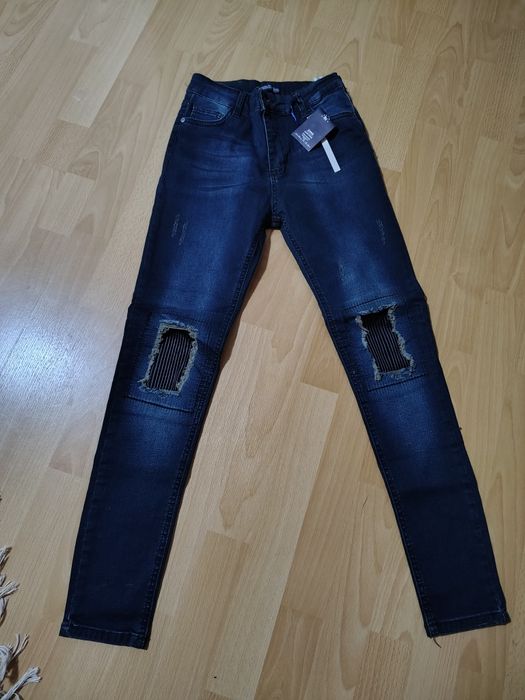 De vânzare blugi noi pt dama