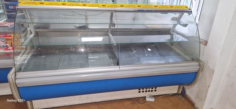 Ветрини холодильник