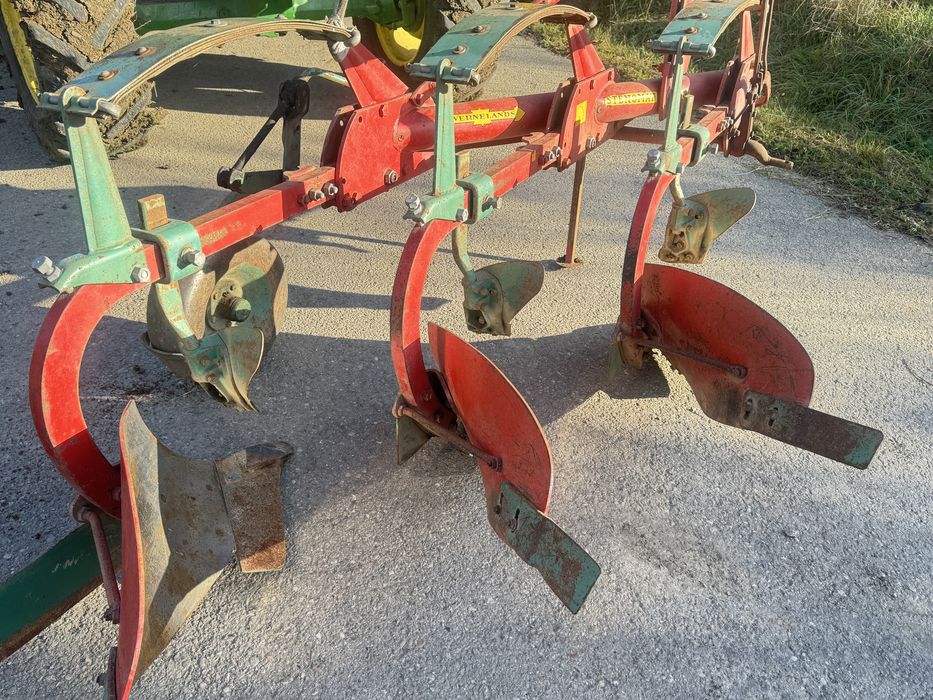 Plug simplu marca kverneland. ,reversibil  Niemeyer