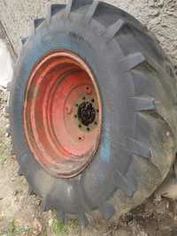 Задна гума за трактор