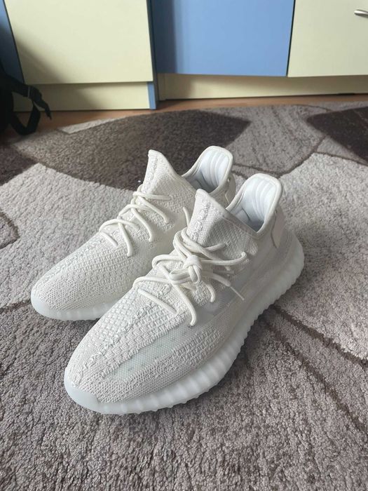 Yeezy 350 bone nou