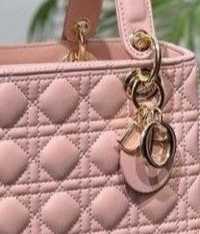 Geanta  roz prafuit Dior, model Lady,accesorii metalice aurii ,saculet