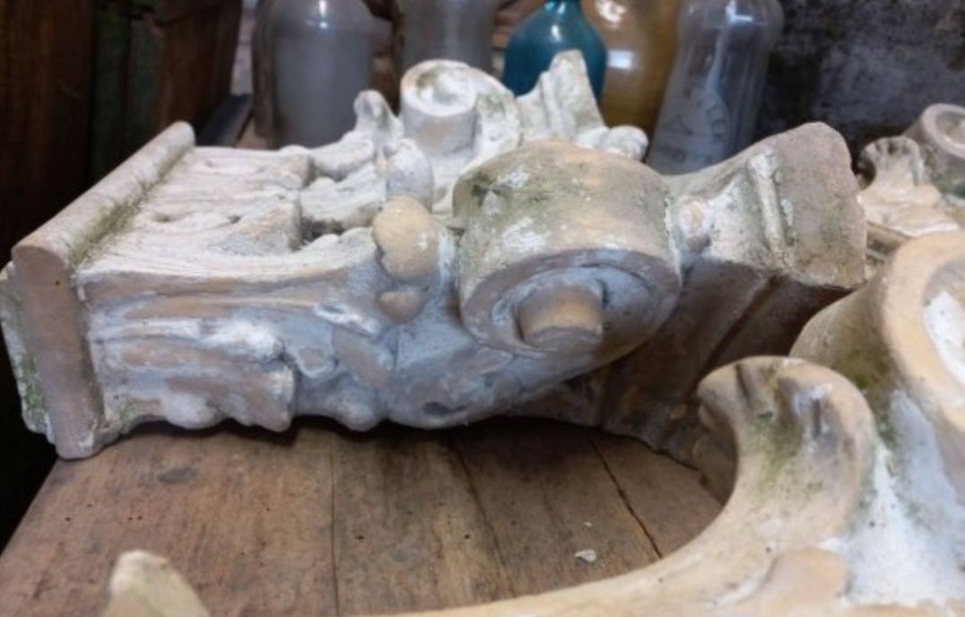 Decor clădire antic din ceramica!70cm.
