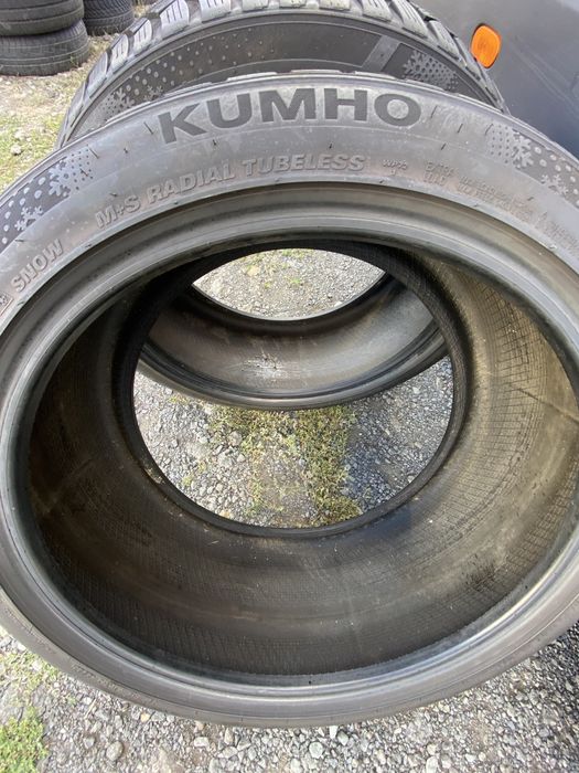 275/35/20/Kumho winter craft wp72