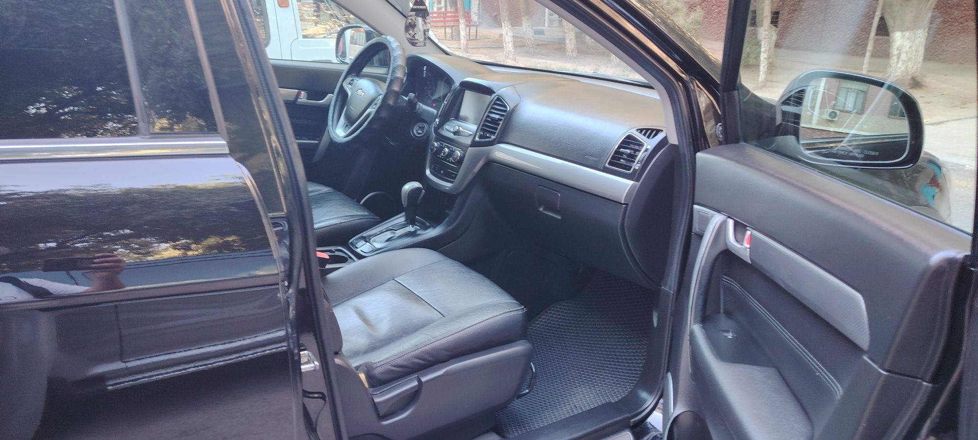 Captiva 4 ideal holatda 2017 ga 2018 2,4 li mator full komplekt.