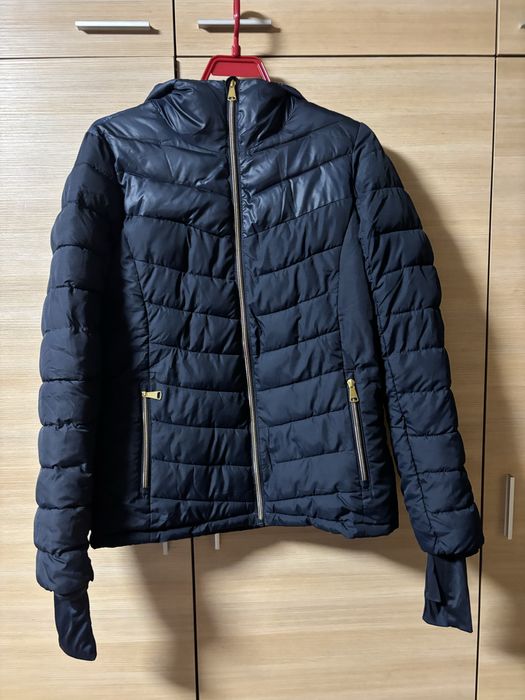 Чисто ново дамско яке Crivit, водоустойчиво. Размер 36