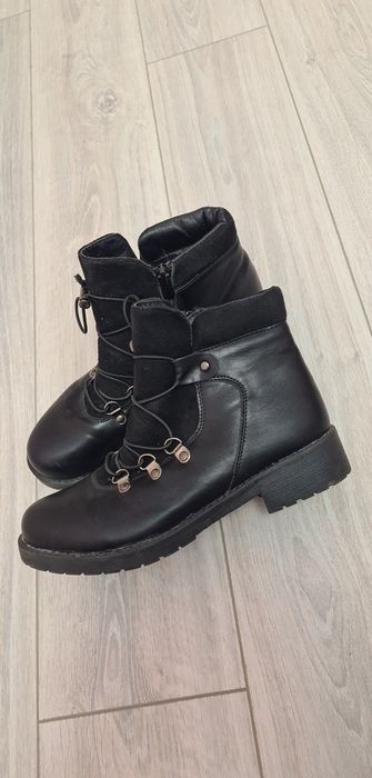 Vând ghete îmblănite