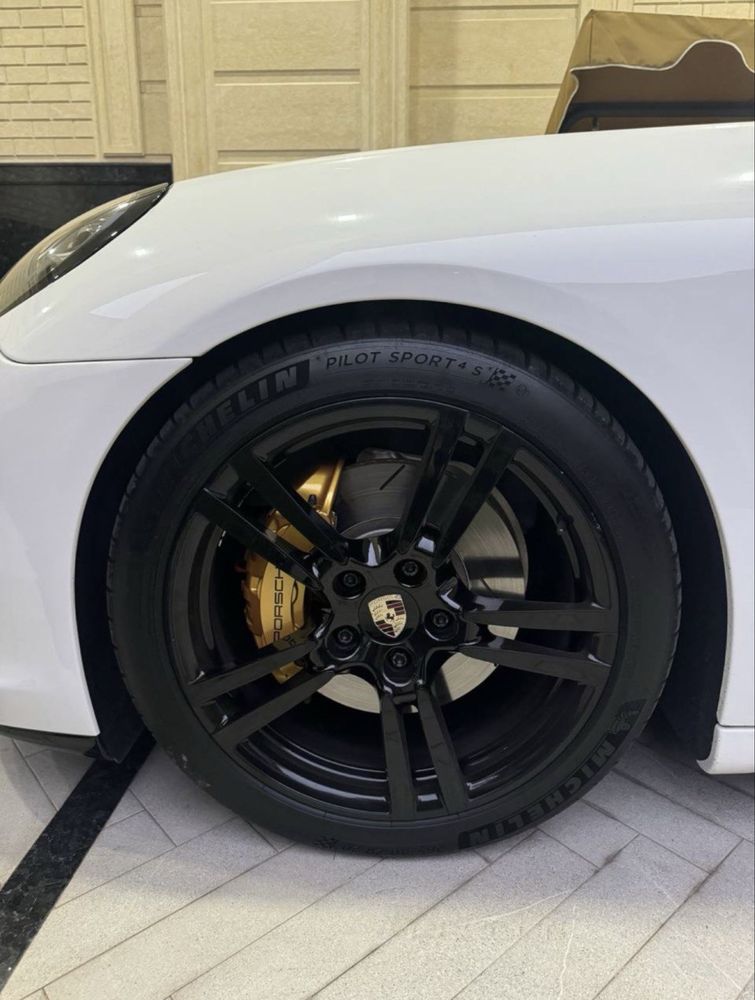 Продаётся PORSCHE panamera s4