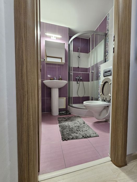 Inchiriez apartament 4 camere Sarari