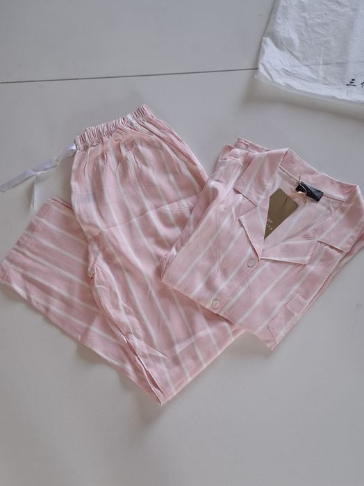 Ночная розовая пижама