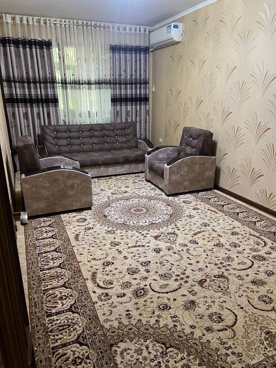 Сдаю 3-х комнатную квартиру в центре города