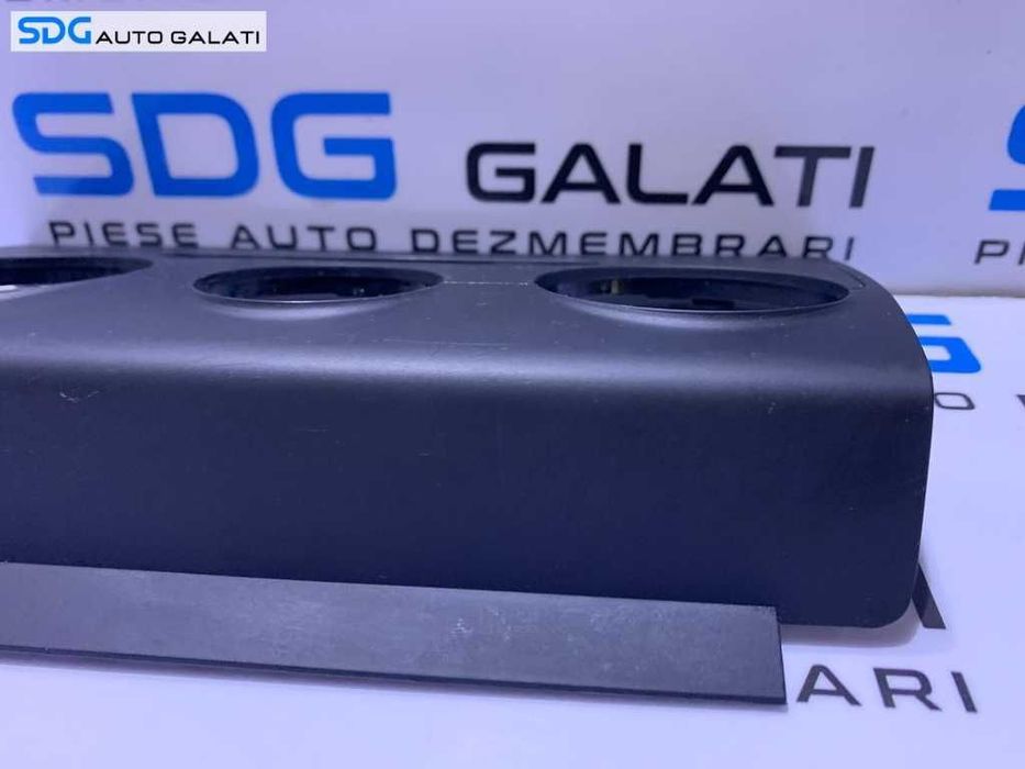 Rama Grila Ornament Panou Modul Comanda AC Clima Climatronic Audi A3 8P 2004 - 2008 Cod 8P0863263E