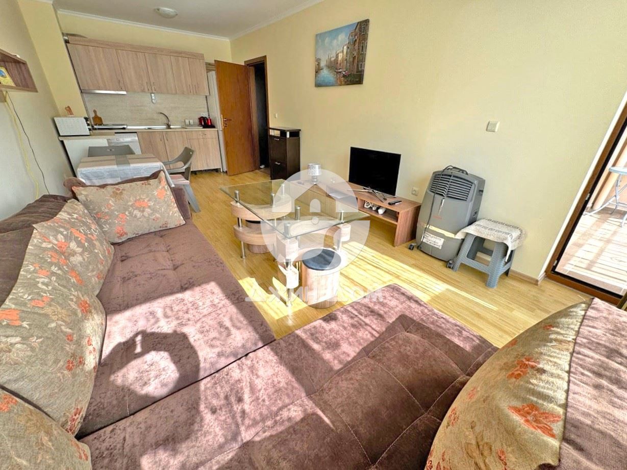 Продава се Двустаен апартамент в к.к. Елените - 62 кв.м за 896 €/кв.м - Снимка #1