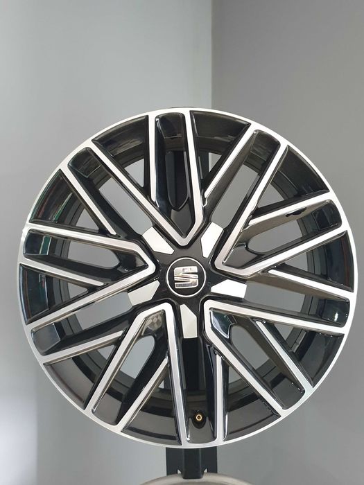 Jante originale Seat 17 inch negru lucios
