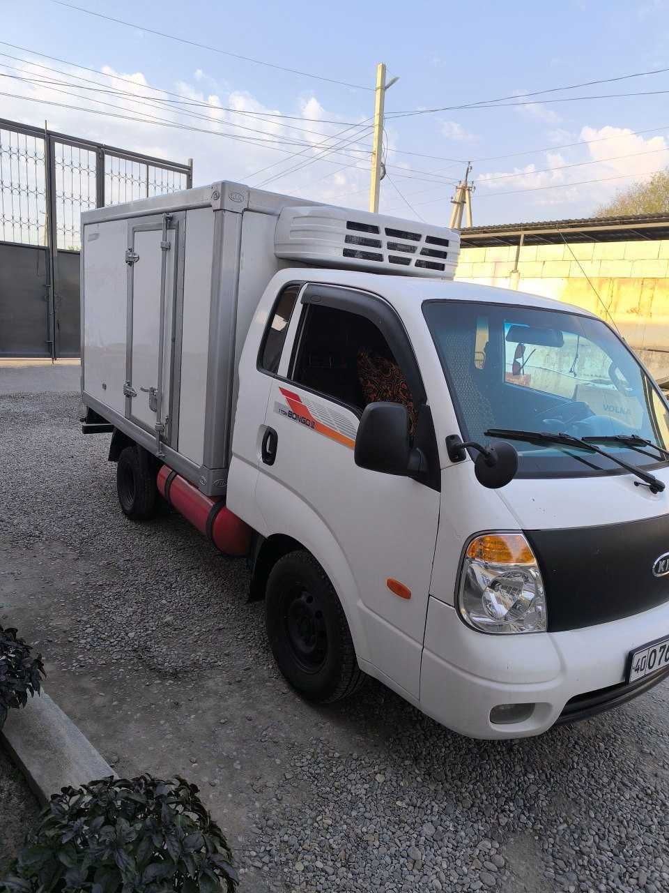 Kia bongo ref moshina tiniq  olasiz minasiz