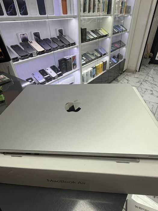 Маcbook Air 13 M3 256Gb *Чисто нов*