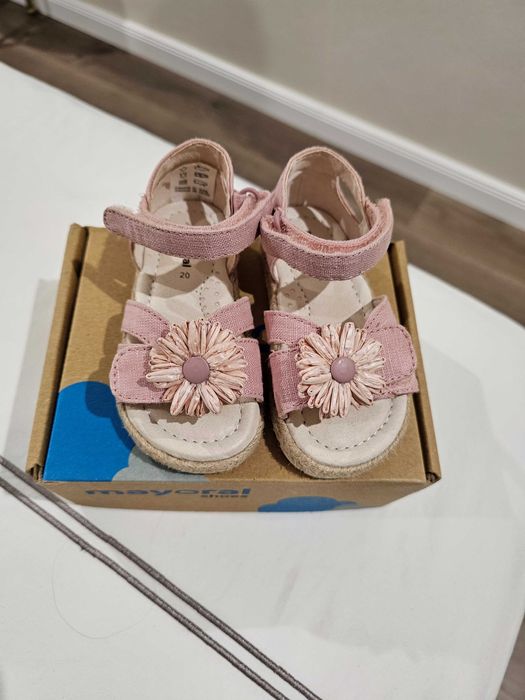 Сандали Mayoral с маргаритка