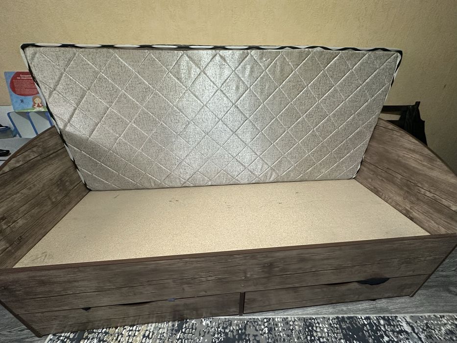 Кровати продаются