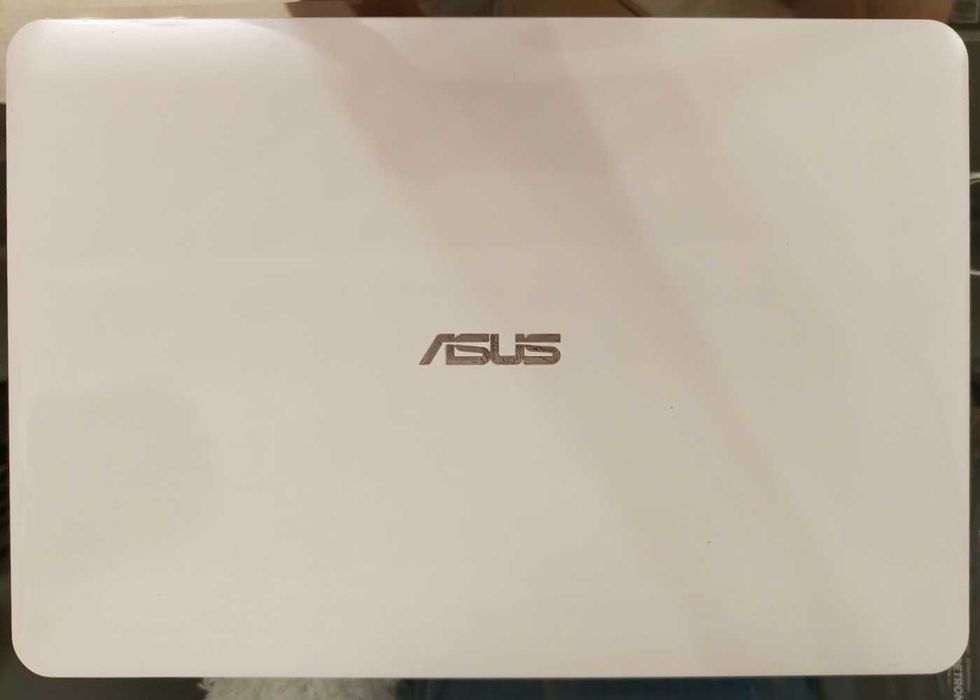 Laptop ASUS X555L, i3-4030U, 8GB RAM, 256 GB SSD, NVIDIA GeForce 820M