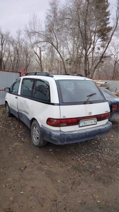 Тойота Превия продам по запчастям