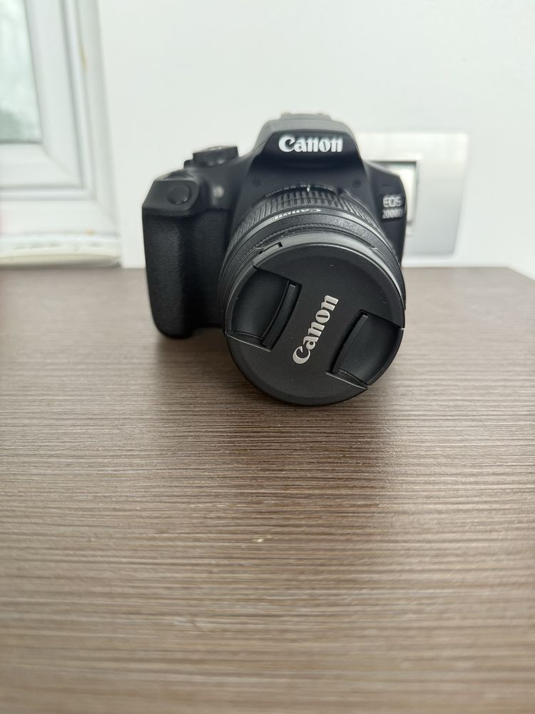 Aparat foto Canon 2000D