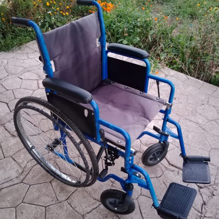 Продам инвалидную коляску