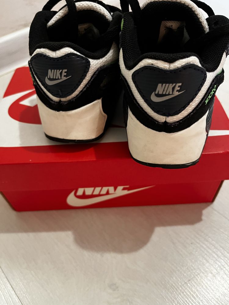 Маратонки nike