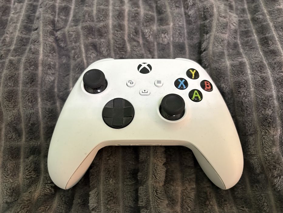 Xbox Series S 512 GB с 2 контролера  **1 ГОДИНА ГАРАНЦИЯ**