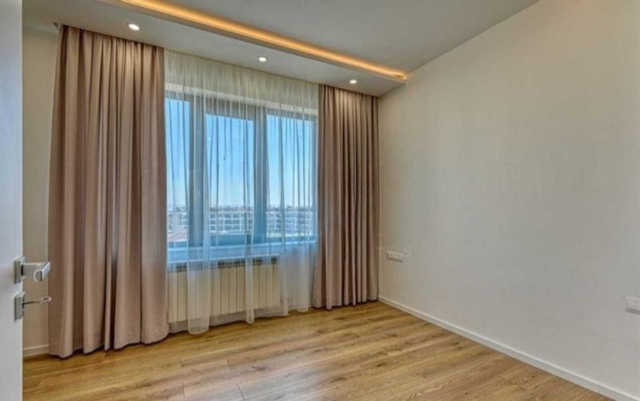 Продава се Тристаен апартамент в София, Оборище - 80 кв.м за 1813 €/кв.м - Снимка #5