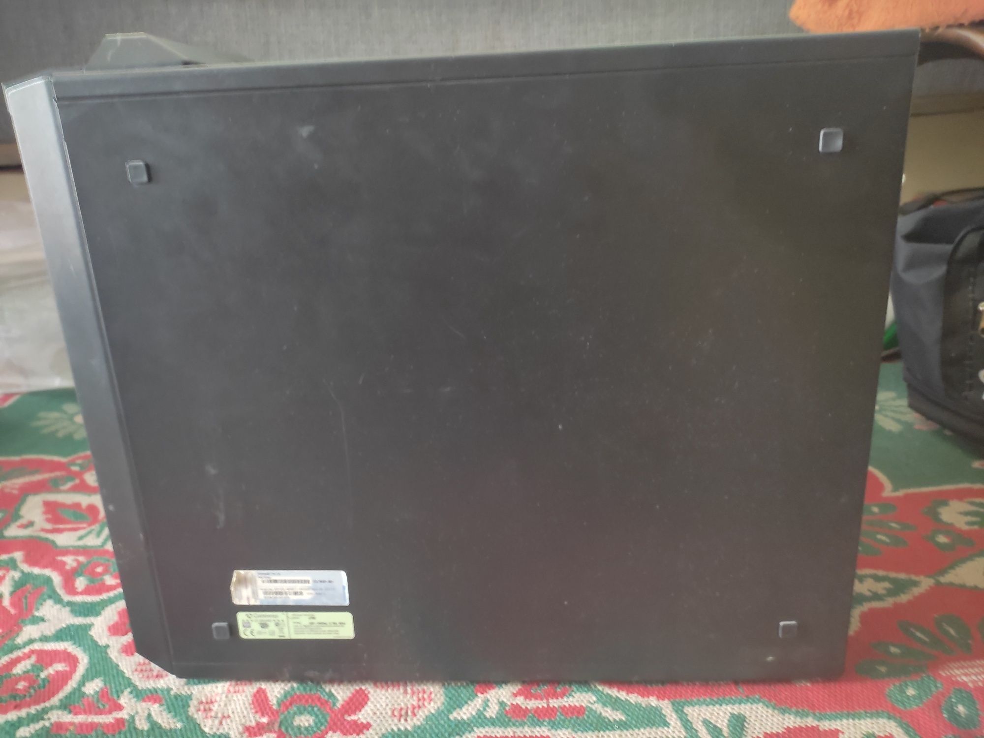 Продавам компютърна кутия Gateway DT Series