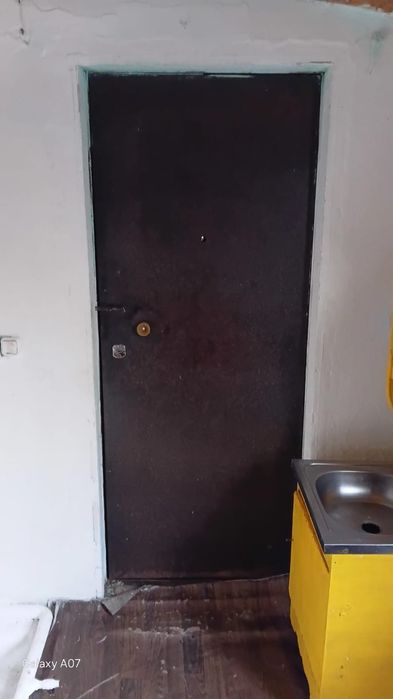 Двери железные 2 шт