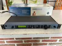 Продавам вокалист tc helikon voice works