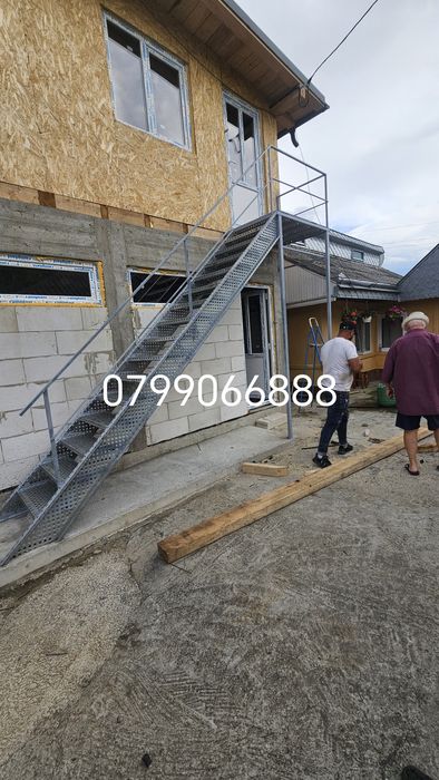 Vând scări zincate