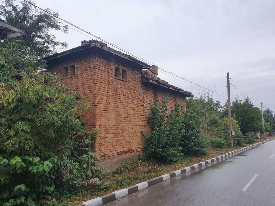 КЪЩА в с. Новачане