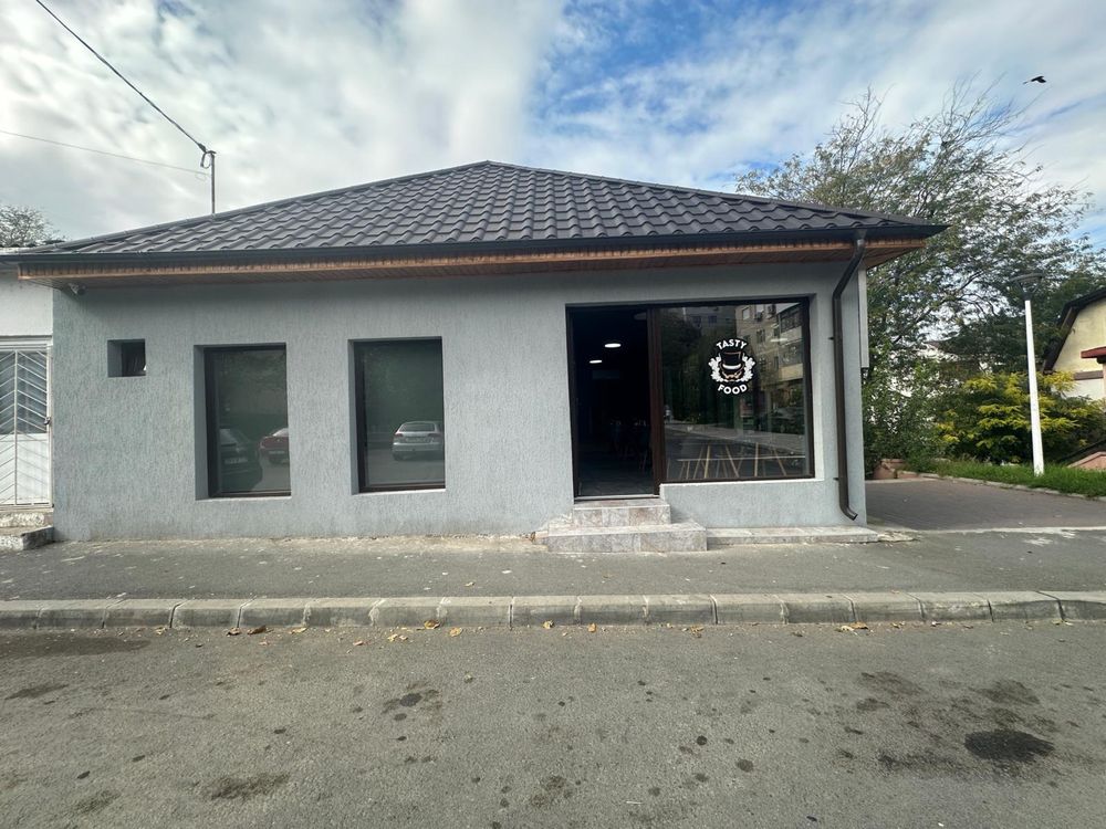 Spatiu comercial de vanzare sau închiriat