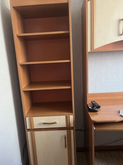 Компьютерный стол и шкафы