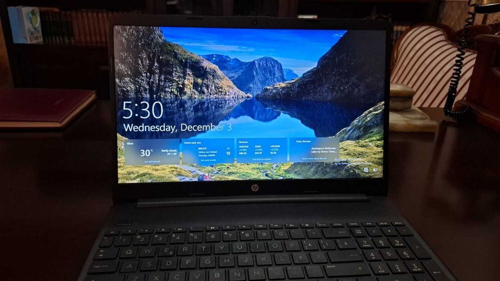 Vand Laptop HP 15.6'' 15s-eq0034nq, FHD, Procesor AMD Ryzen™ 7 3700U