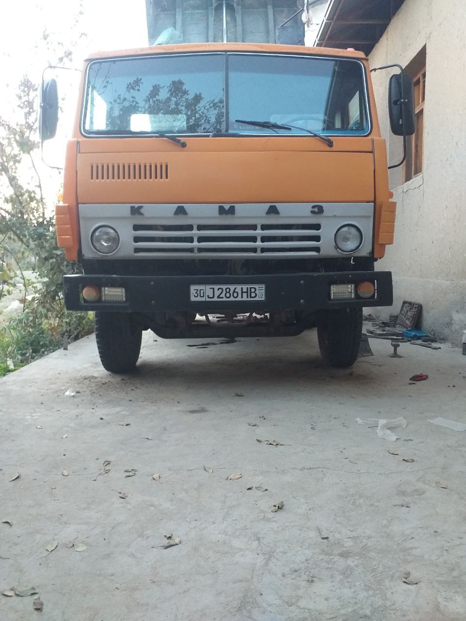 Kamaz 5511 sotiladi yili 1991 ishlab turibdi hama narsasi joyida