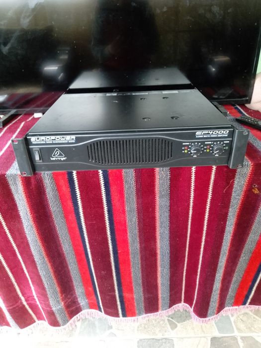 Behringer ep4000 fbt Dynacord rcf