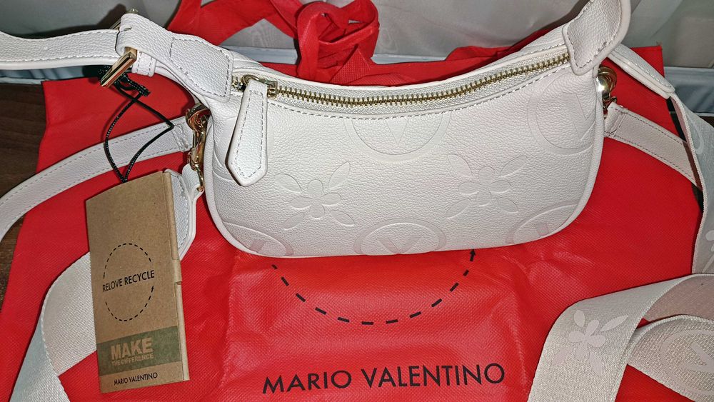 Victoria's Secret * Carolina Herrera