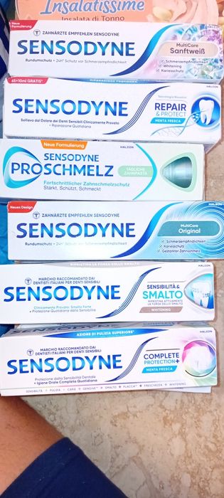 Paste de dinti sensodain și paradontax și borotalco