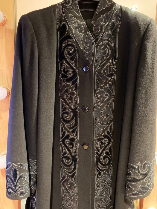 Пальто в казахском национальном стиле