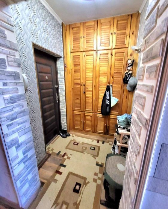 м. БИЙ (быв Горького), 2/8/9, отдельный вход