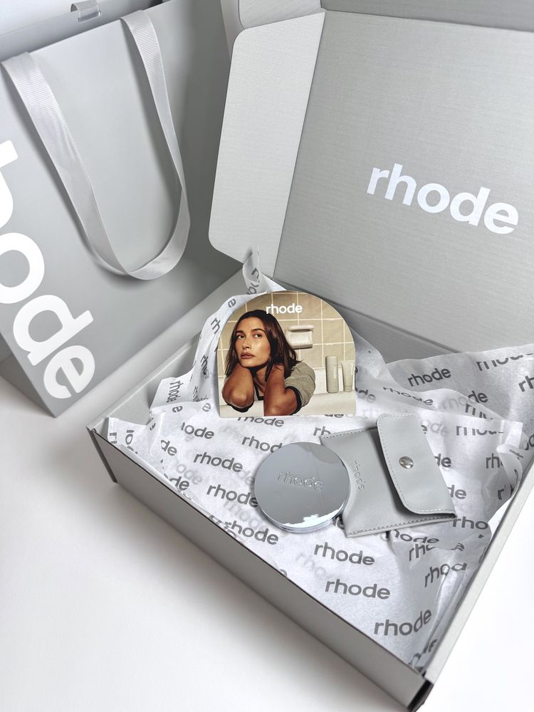 Rhode Mirror Оригинално метално огледалце Rhode от Hailey Bieber