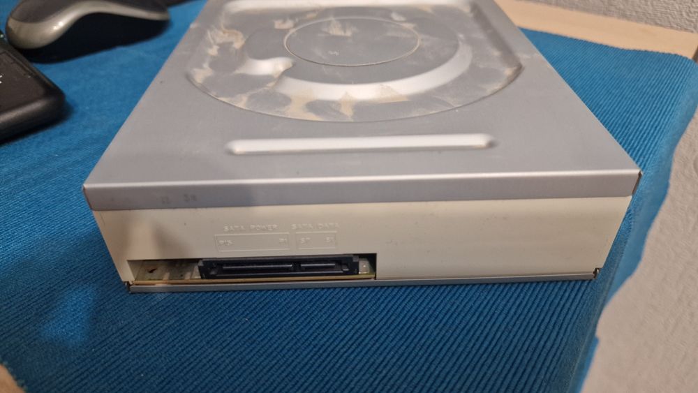 Dvd привод 2 шт ide и sata