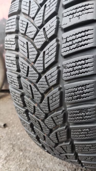 2бр. зимни гуми 185/60/15 Firestone WinterHawk
dot21
8.15mm
Добро съст