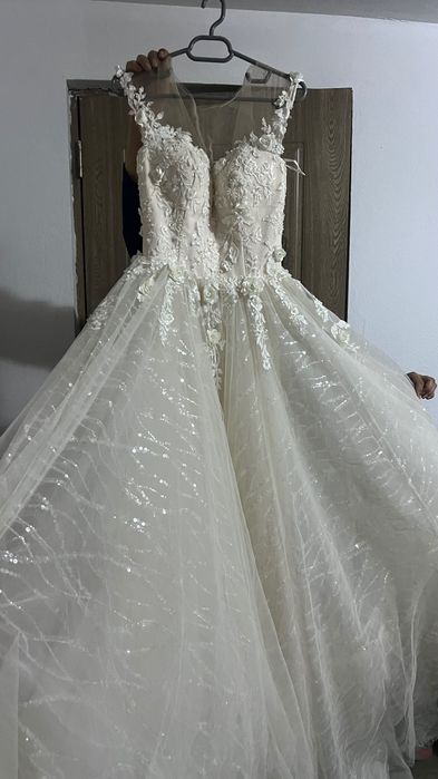 Vând rochie mireasa cu eticheta