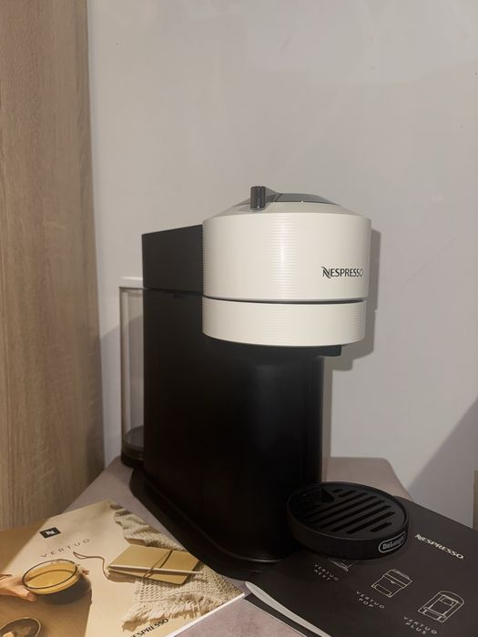 Espressor Nespresso Vertuo Next Alb Lucios Impecabil