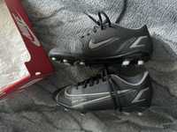 Бутони за футбол Nike черно-сив графит надписи
